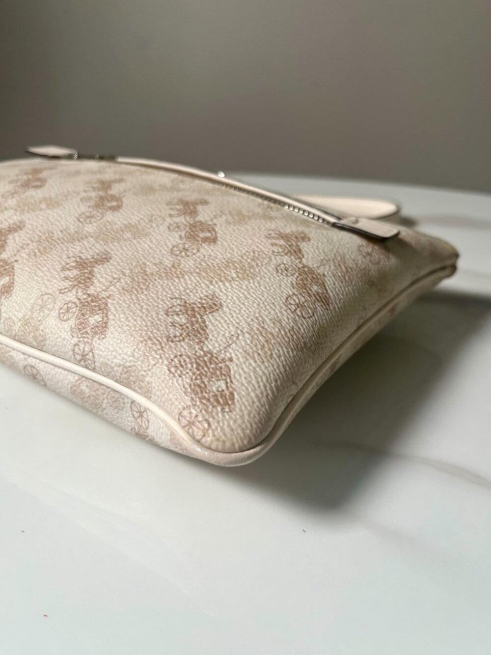 Coach Gallery Pouch Horse & Carriage Print Cream Wristlet - Picture 7 of 12